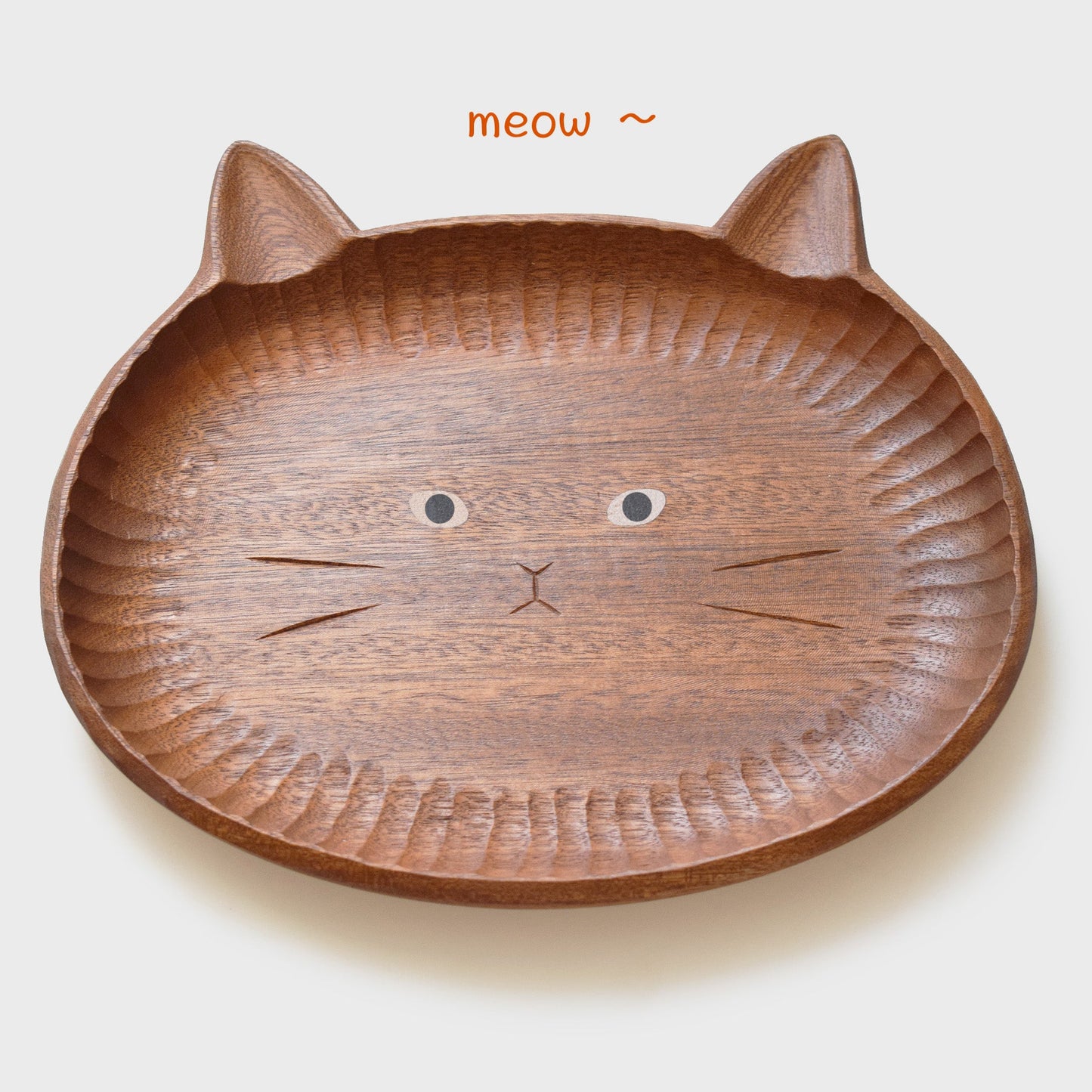 Hand-Carved Small-Eyes Cat Wooden Plate – Home Decor