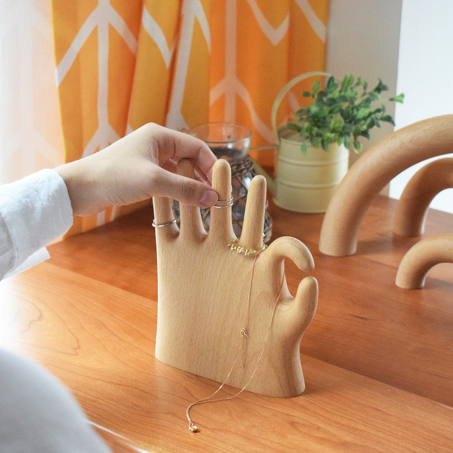 More Fingers Wooden Jewelry Stand – Playful Hand Sculpture & Thoughtful Gift
