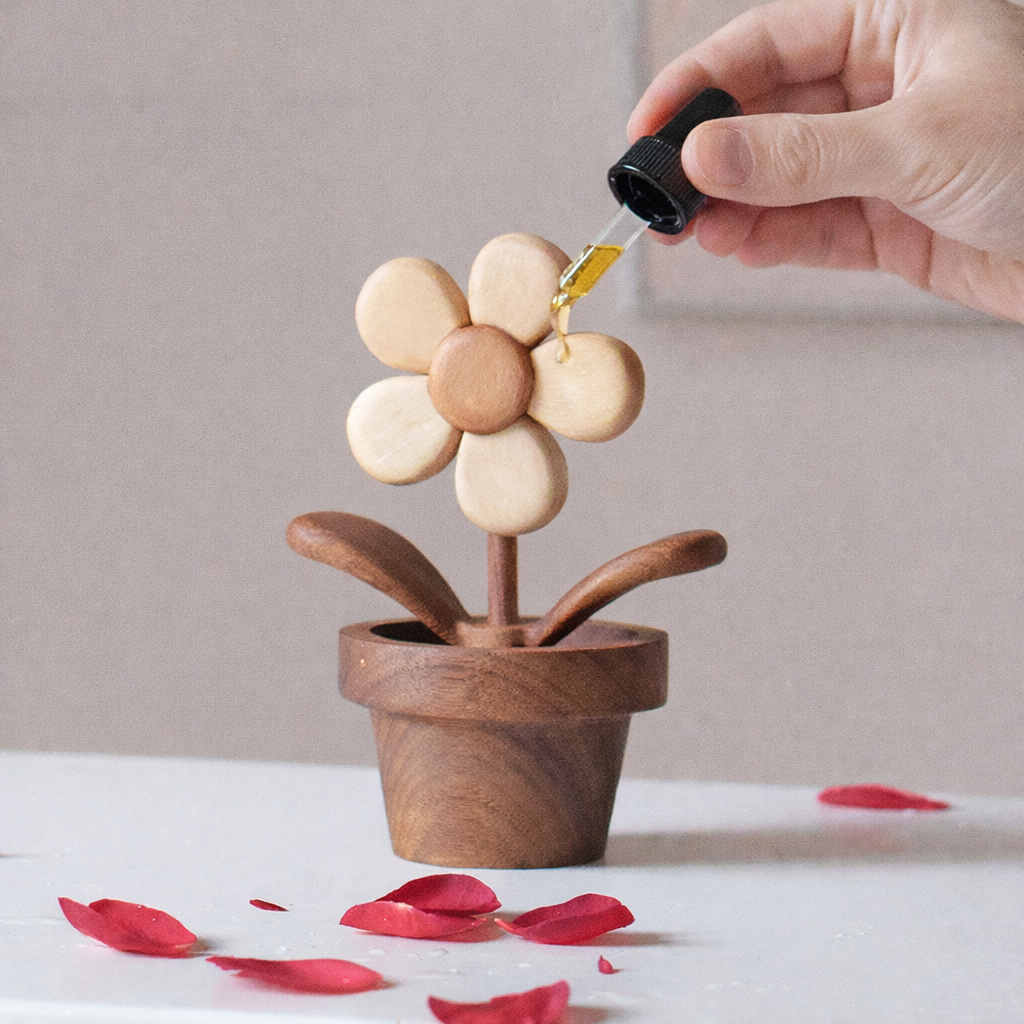 Wooden Flowerpot Diffuser Desk Spinner – Natural Wood Toy, Aroma Oil Diffuser
